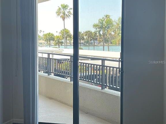 5th image of 690 Island Way APT 208