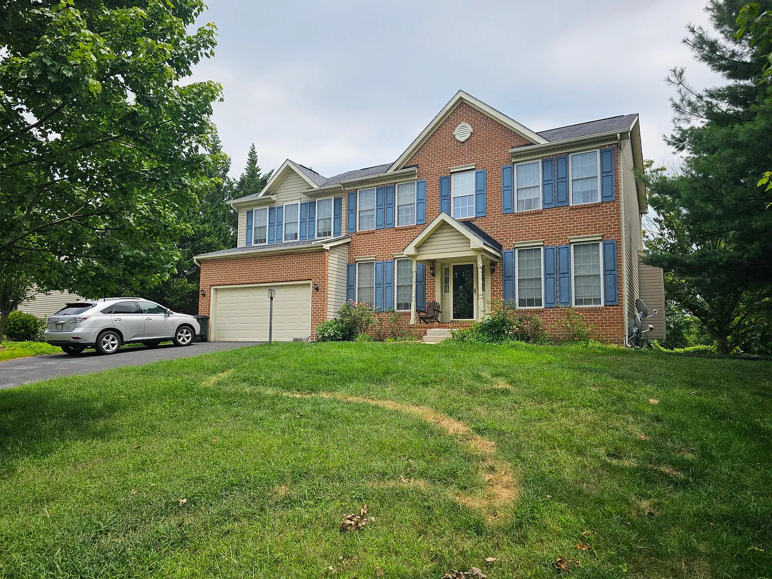 4 bed, 2660 sqft, $4,200 — Photo 3