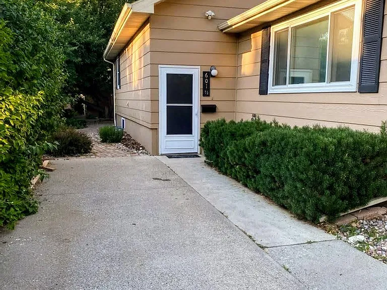 601 Parkhill Dr #1/2 — Photo 15