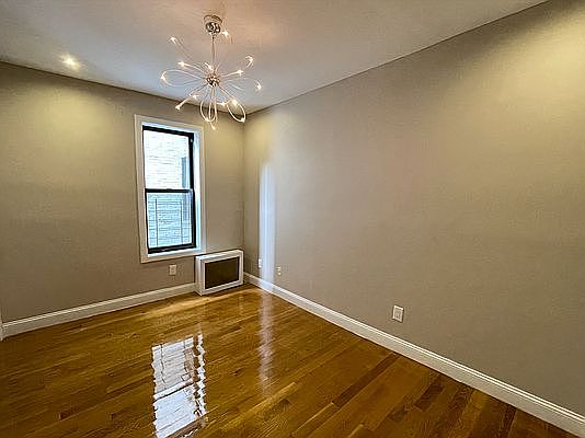 4th image of 320 Empire Blvd APT 3E