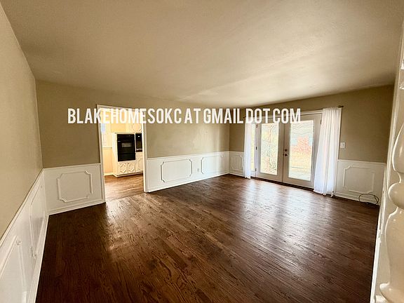 2nd image of 1901 Colebrook Dr
