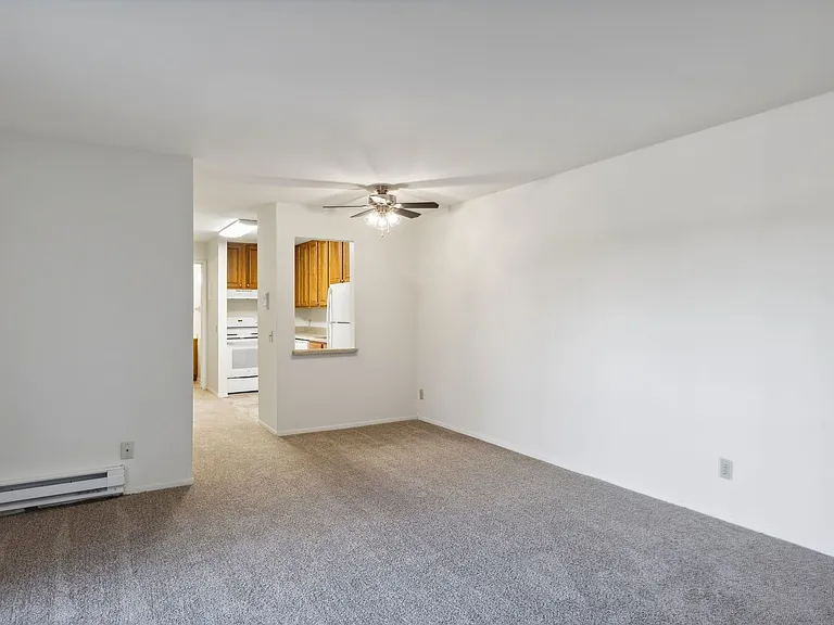 Country Meadows Apartments — Photo 36