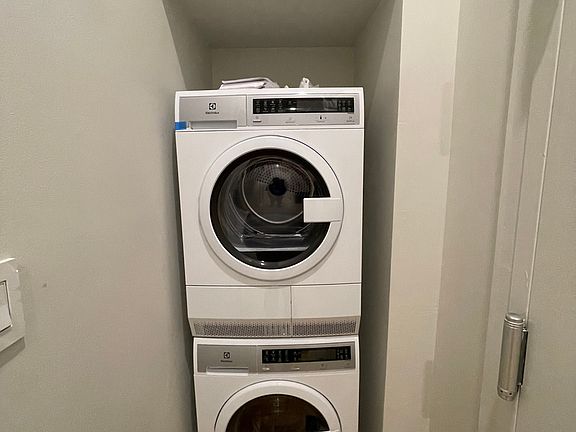 4th image of 161 Ludlow St APT 8A