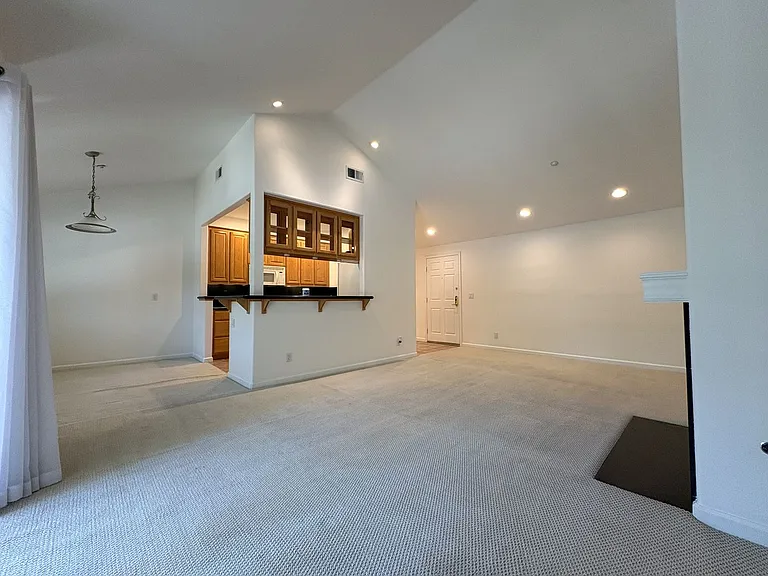20 Willow Rd #34 — Photo 3