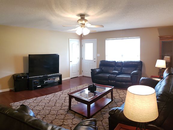 2nd image of 143 Hollow View Dr SE