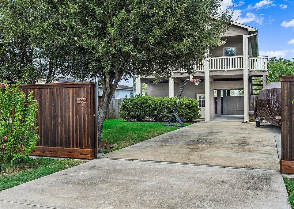 1st image of 2552 E Bayshore Dr