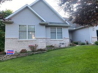 26 Greenbriar Rd, Mackinaw, IL 61755