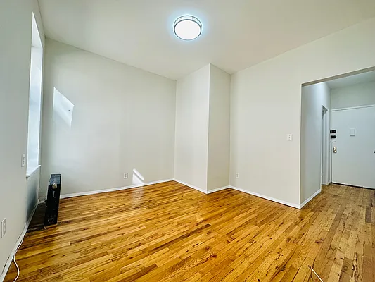 Rented by DeSimone Real Estate | media 10