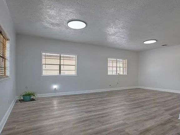 3rd image of 801 Cameron St