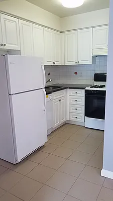 Rented by Avanguard Realty Corp | media 1