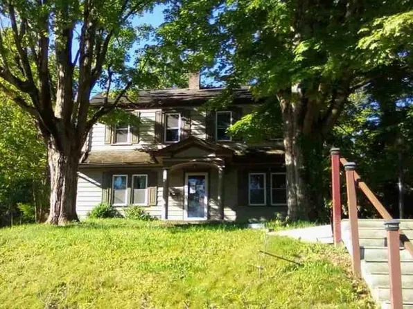 694 Chestnut St, Meadville, PA 16335