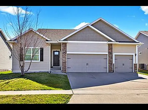 434 S 82nd St, West Des Moines, IA 50266