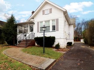 89 Center St, Chatham, NJ 07928
