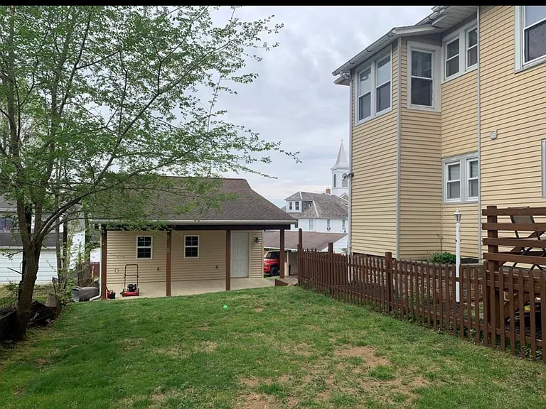 440 Delaware Ave — Photo 19