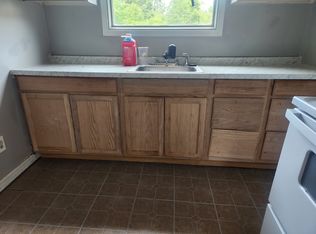 118 8th St #2, Beaver, WV 25813
