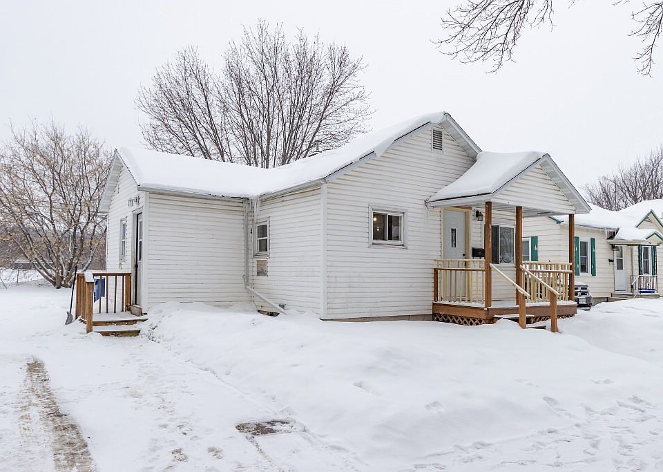 1st image of 914 N 10th Ave