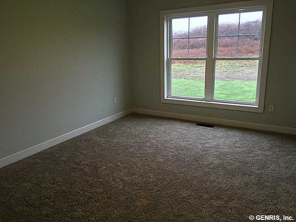 5th image of 15 Kingsford Ln