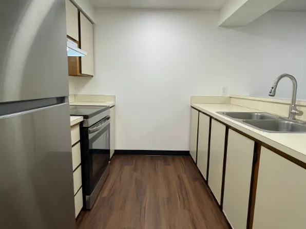 Park Place Apartments, 745 2nd Ave NW APT 106, Issaquah, WA 98027