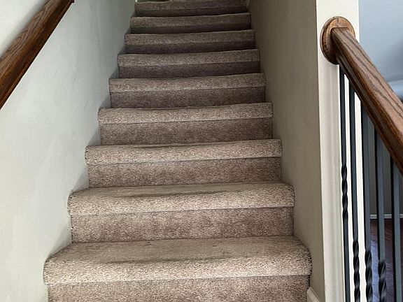 2nd image of 562 Nepute St #4