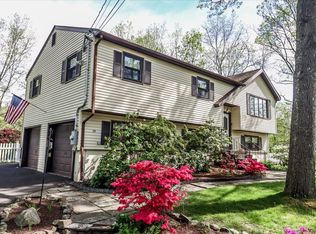 17 Charcoal Ridge Rd S, Danbury, CT 06811