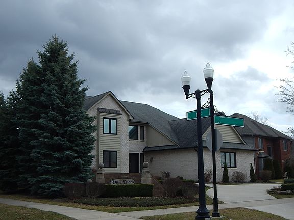 2nd image of 48900 Villa Dioro Cir