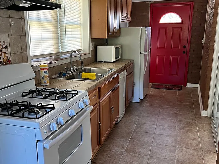 514 Monroe St — Photo 3