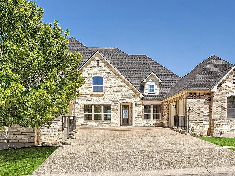 334 Blazing Star Dr — Photo 1