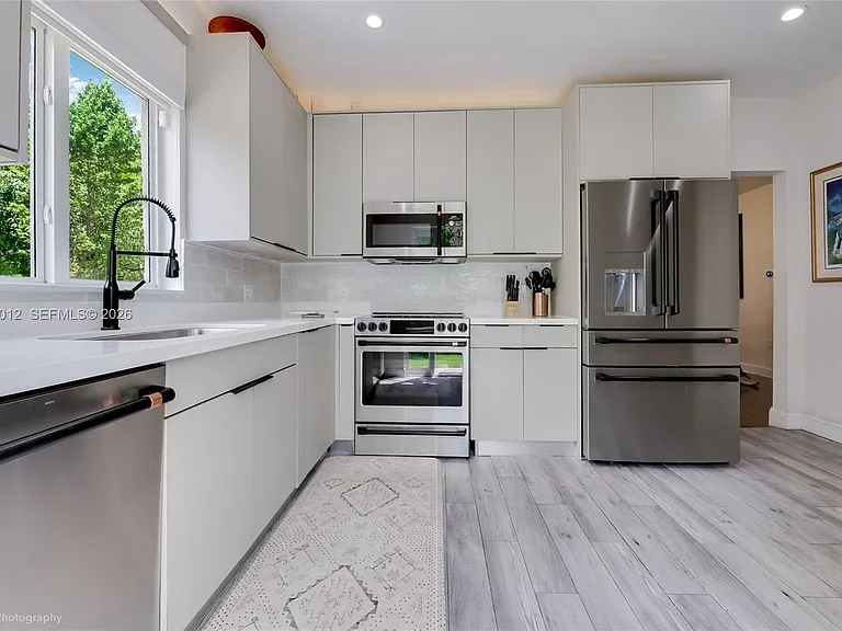 720 Minorca Ave — Photo 4