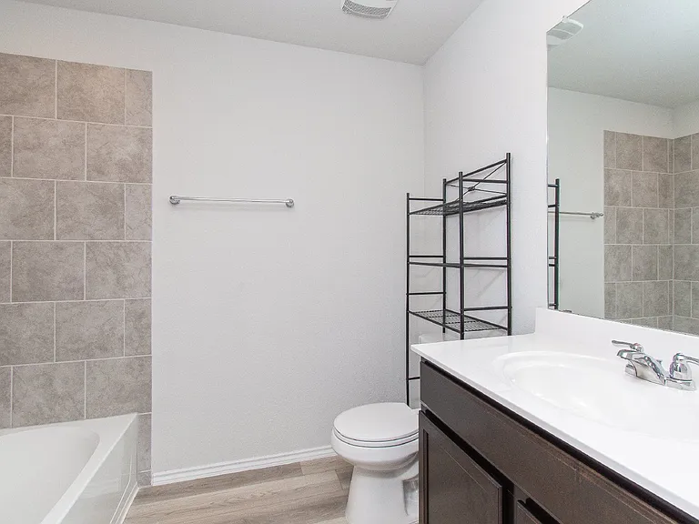 10009 Avendesora Rd — Photo 20