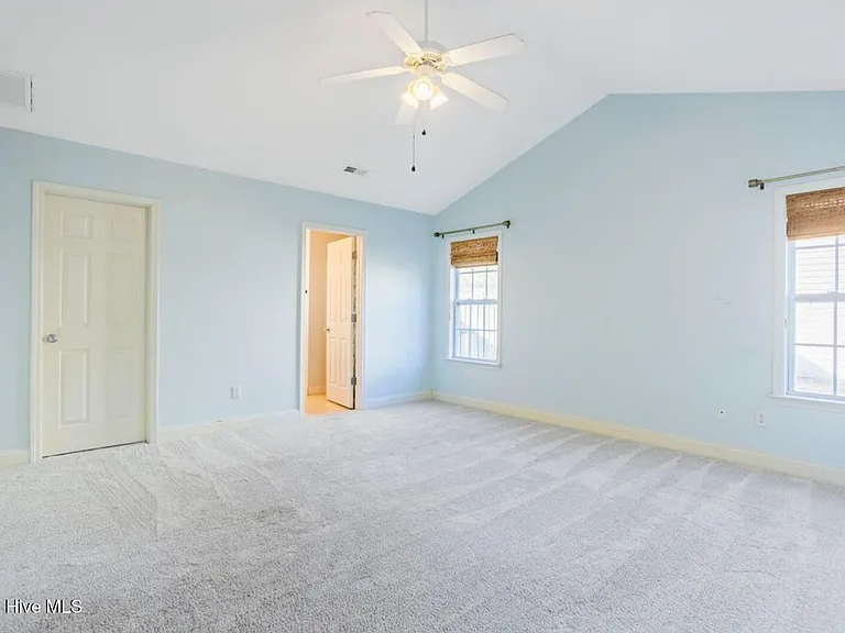 8637 Plantation Landing Dr — Photo 10