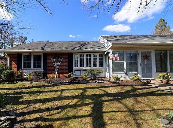 2nd image of 487A Thornbury Ct #100A