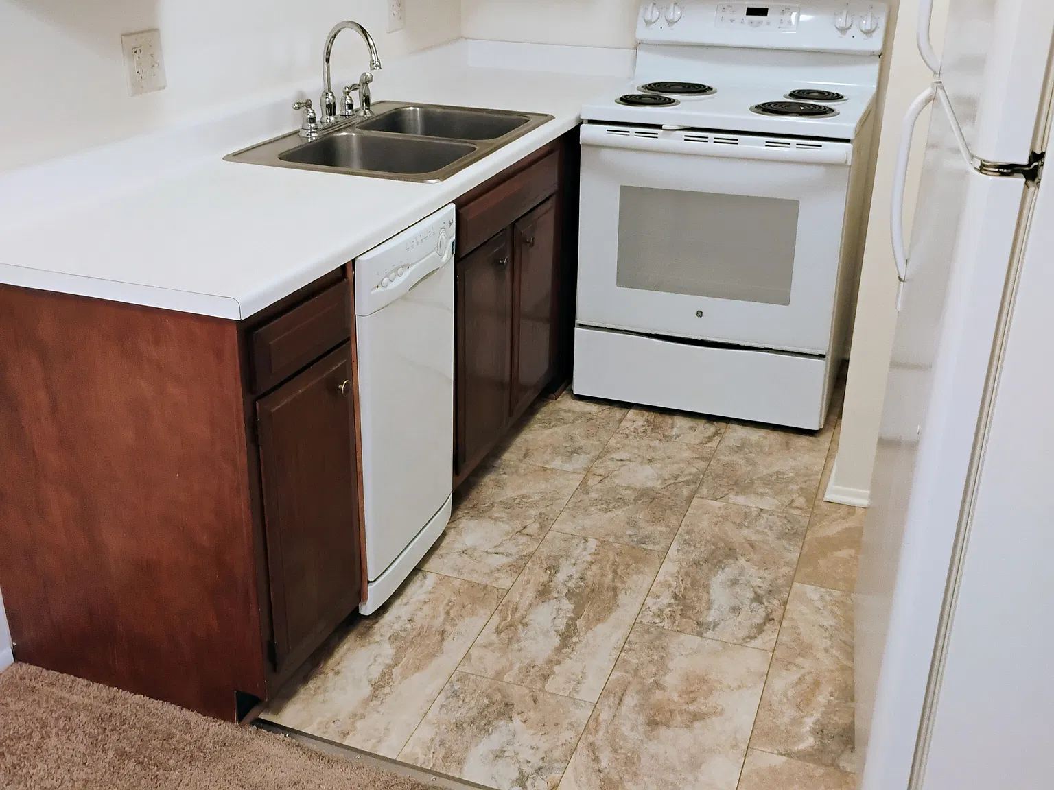 1 bed, 700 sqft, $975 — Photo 2