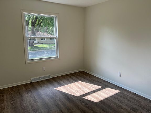 5th image of 116 Inglewood St #2