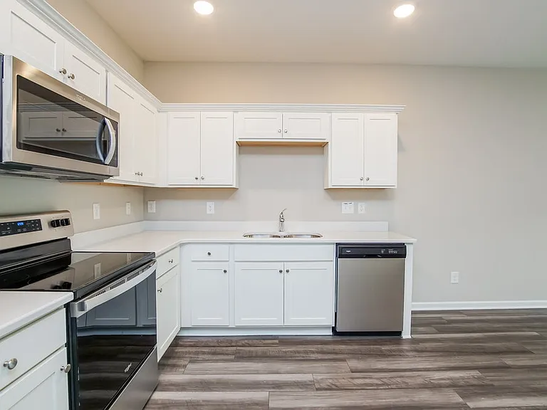 542 Landing View Dr — Photo 9