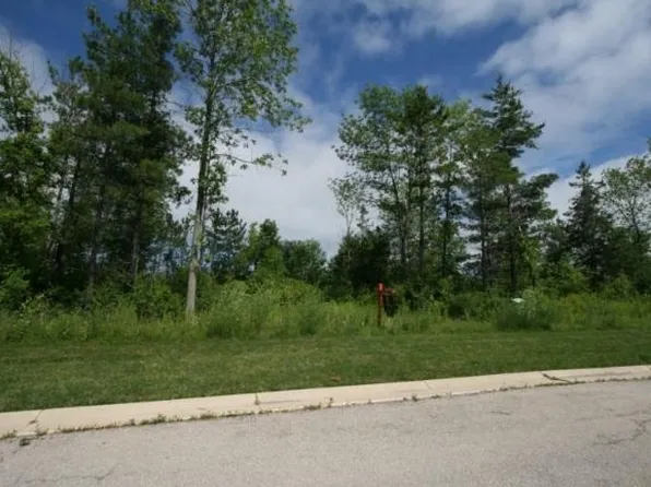 6343 Nature Dr, Racine, WI 53402