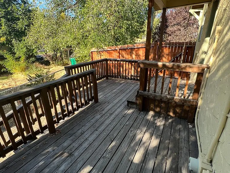 520 Jefferson St — Photo 9