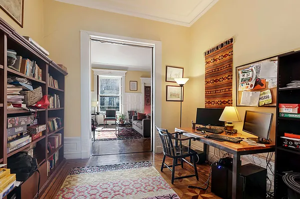 Rented by AAU Real Estate Advisors | media 27