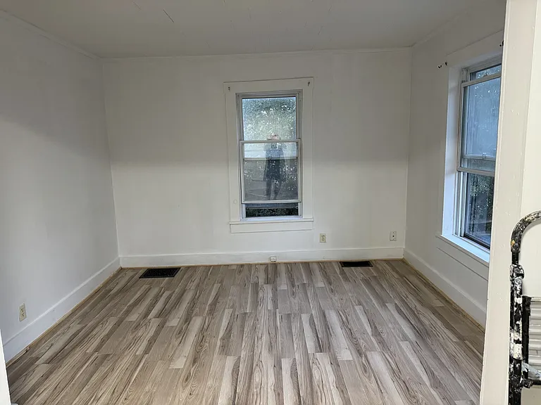 270 S Main St #4 — Photo 9