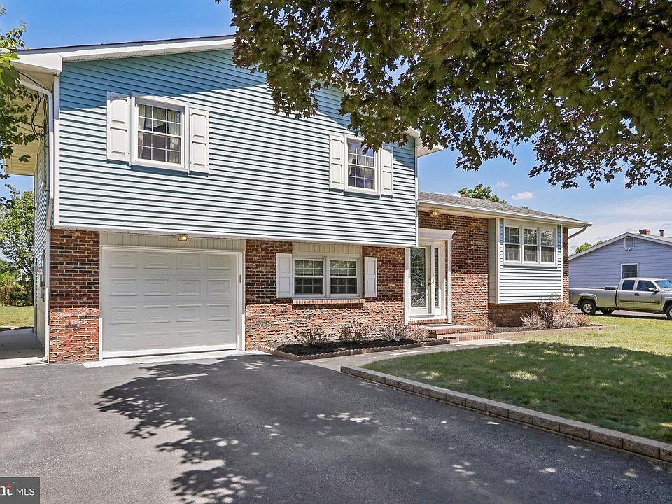 1st image of 2565 Brookfield St