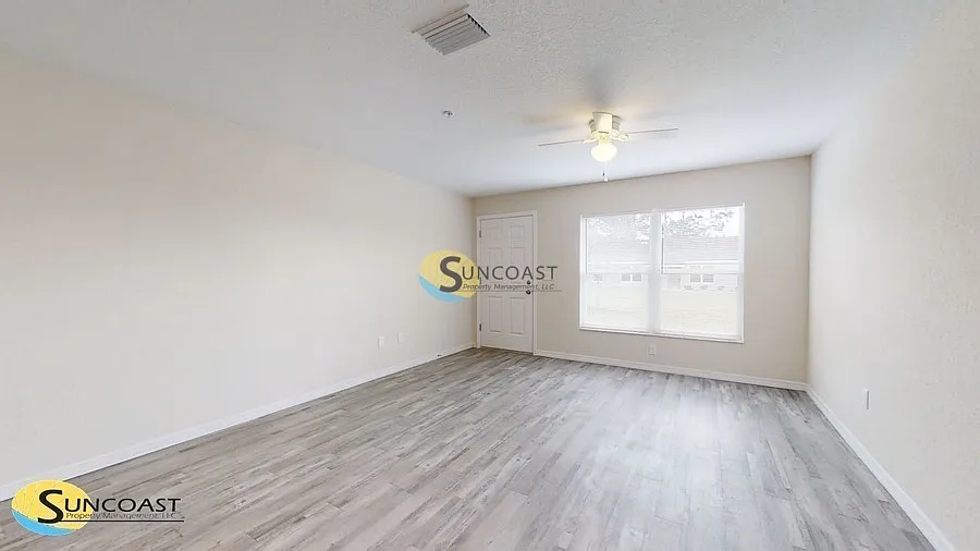 Modern 2BR/2BA Duplex in Citrus Springs — Photo 3