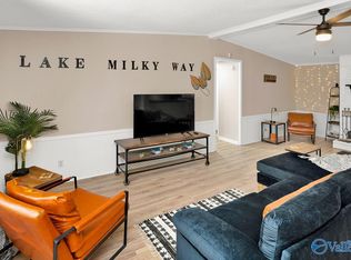 100 Milky Way Rd, Guntersville, AL 35976