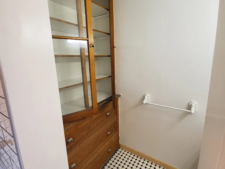 308 Pewabic St #9 — Photo 9