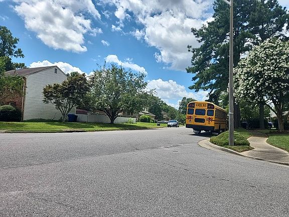 5th image of 5629 Shinfield Dr