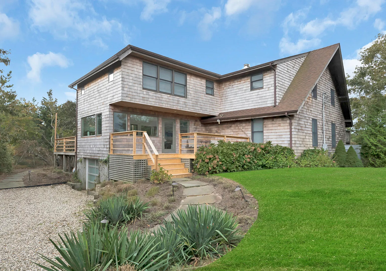 Outdoor Dining & Entertaining Spaces, Expansive Deck, Ocean Beach — Photo 4