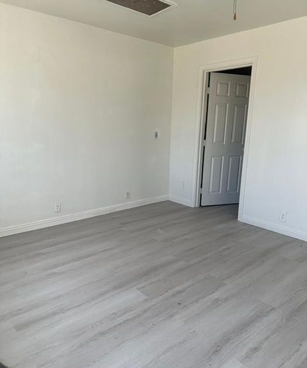 2nd image of 451 W Yermo Rd #B