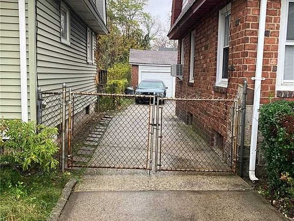 3rd image of 89-80 Hollis Court Blvd