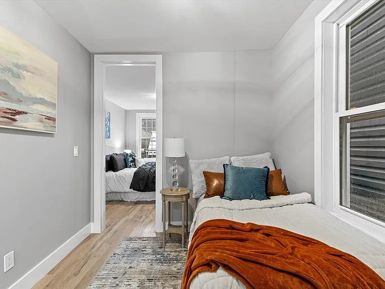121 41st St #3 — Photo 9