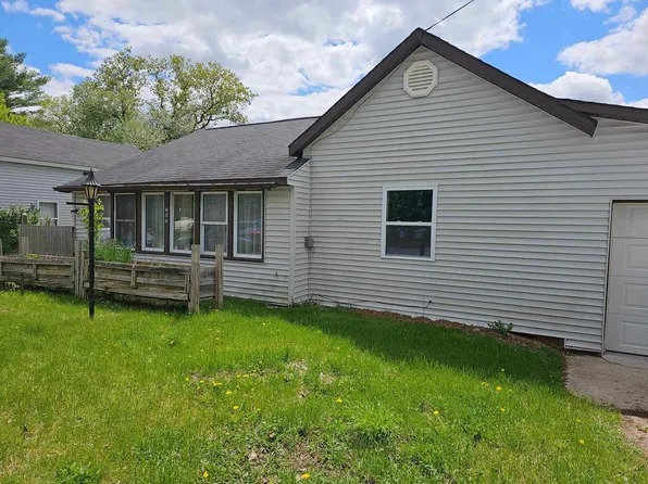 202 W 1st St, Marion, MI 49665