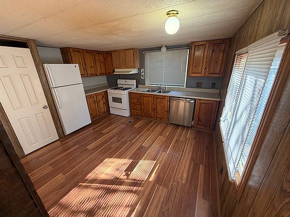 2nd image of 636 5th St