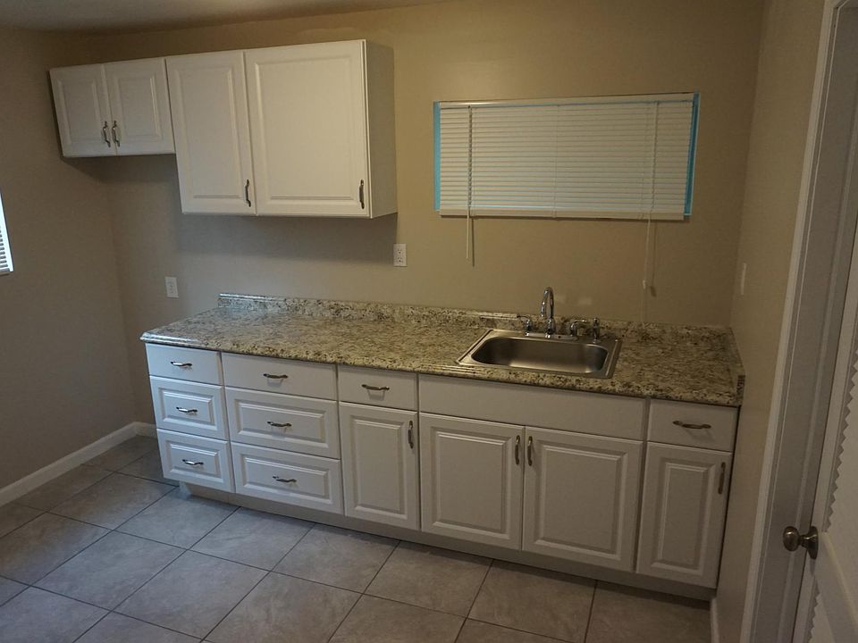 2nd image of 3253 Williams St